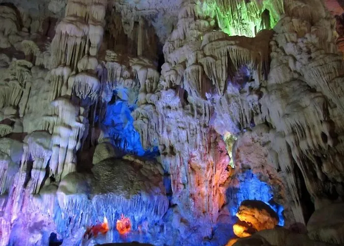 Căn hộ Bay 2 Day 1 Night Cruise From Hanoi Includes Meals Hạ Long